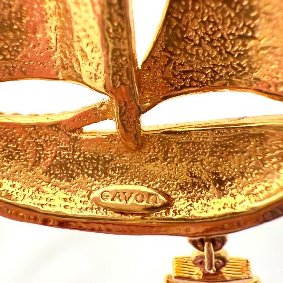 Vintage Avon Gold-Tone Sailboat Brooch Pin w/Dangle Anchor Nautical Jewelry - Picture 6 of 7